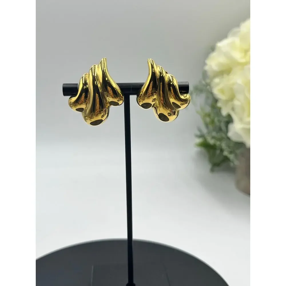 PEP Erwin Pearl Signed Vintage Gold Tone Winged Clip‎ On earrings